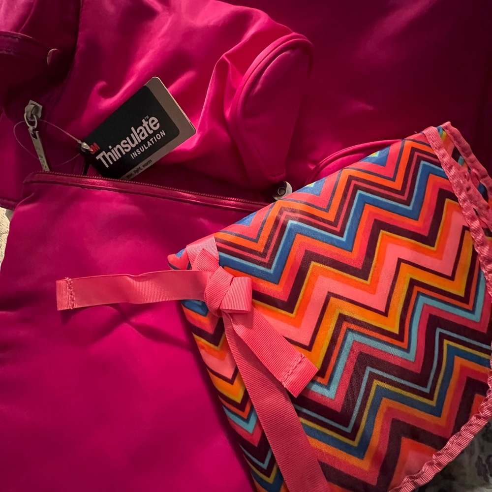 Kalencom Double Duty Diaper Bag with accessories 
Hot Pink
NEW
